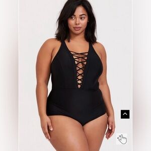 Wireless Strappy Front One Piece Compression/Shaper Swimsuit, Torrid, Size 2